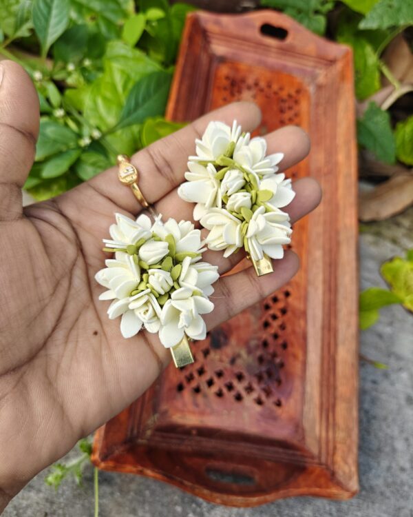 Jasmine Alligator Clips pair