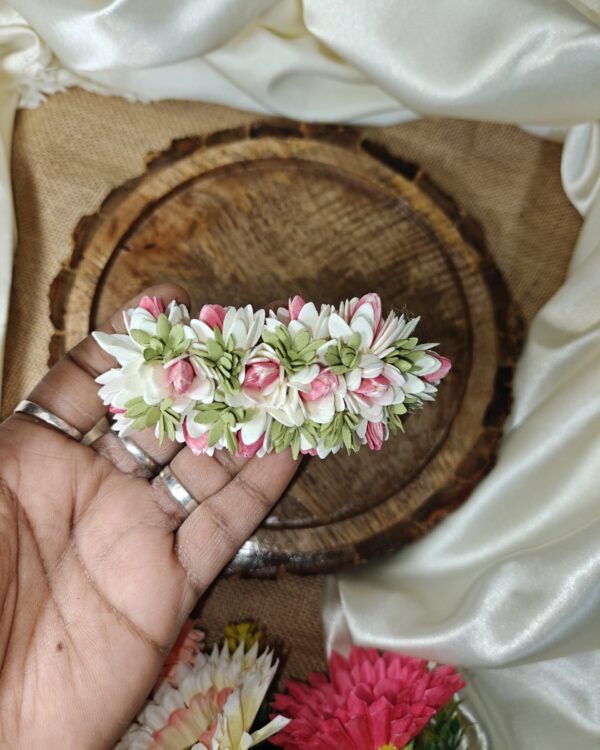 Pink Blush Center Clip