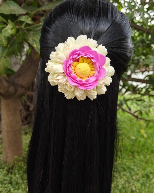 Blommed Malli+Thamarai Center Clip