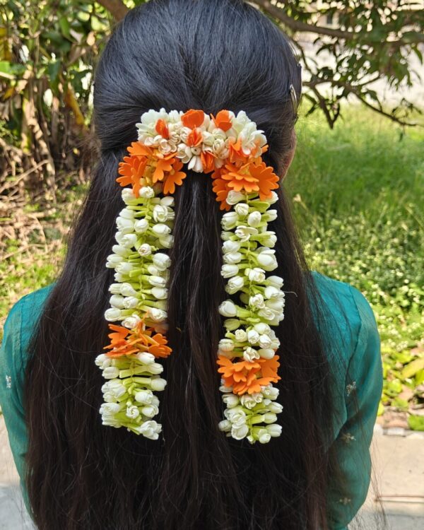 Semi Bloomed Malli Kanakamaram Center Clip string