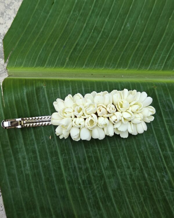 Semi Bloomed Malli Center Clip