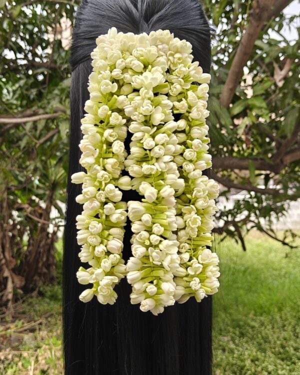 Semi Bloomed Malli Center Clip String New