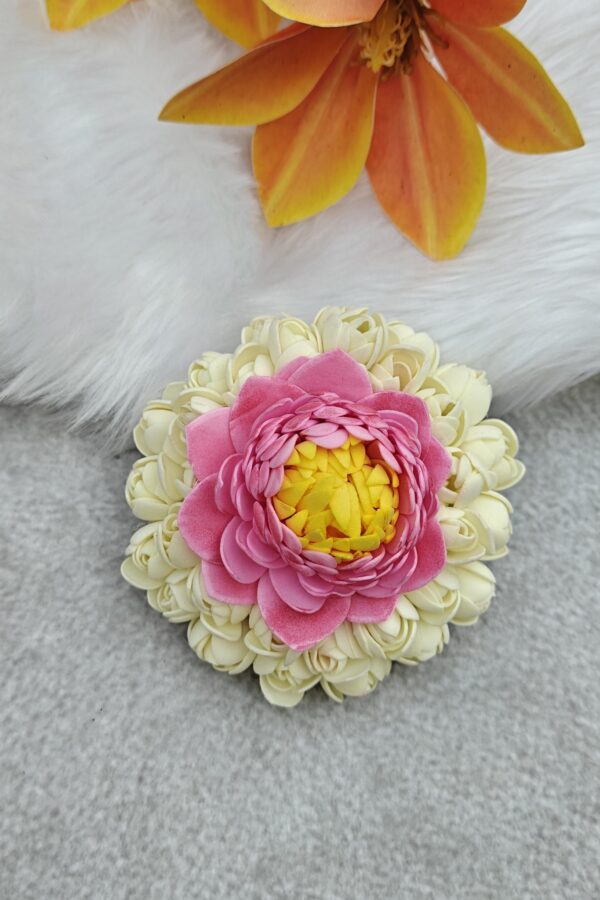 Bloomed Mottu Malli Lotus Center Clip