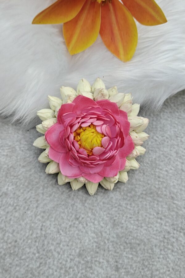 Mottu Malli Lotus Center Clip