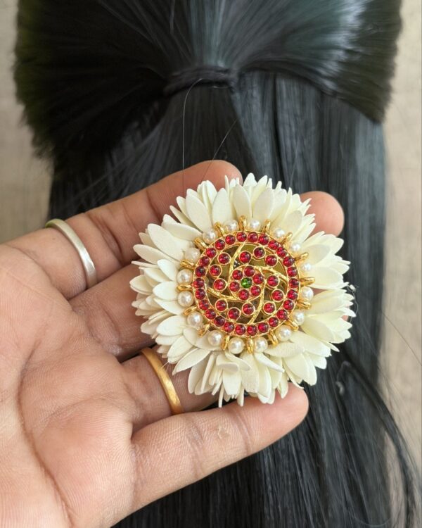Mullai Kemp Hair Tie