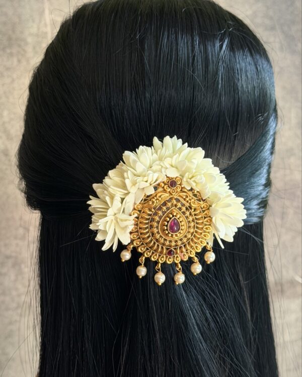Mullai with Jadai billai Pin