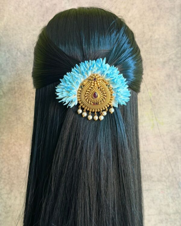 Blueberry Flower with Jadai Billai Center Clip