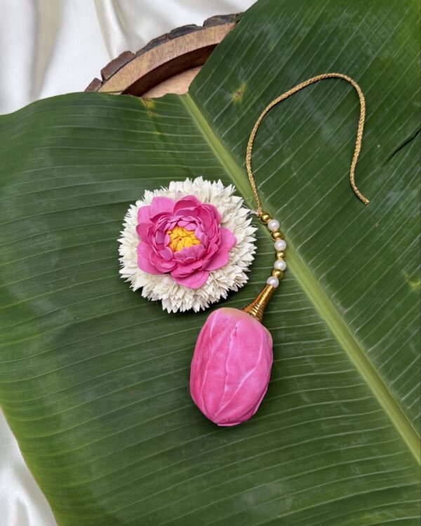 Lotus Buds Kunjalam+pichi Lotus Center Clip Combo