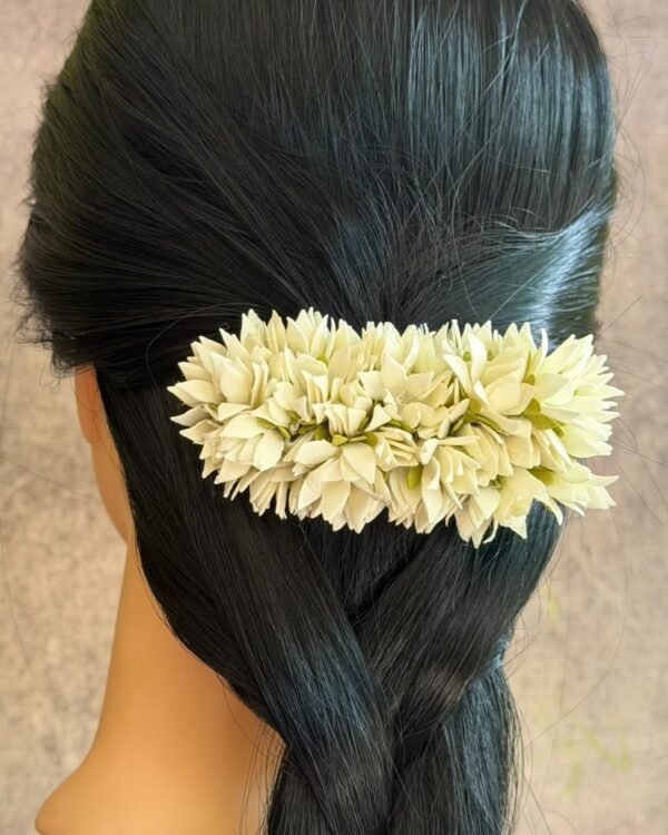 Pichi Green Leaf Center Clip