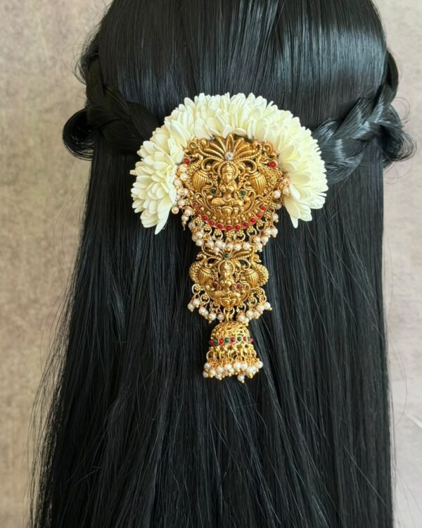 Mullai Lakshmi Billai white pearl Jimmiki Center Clip