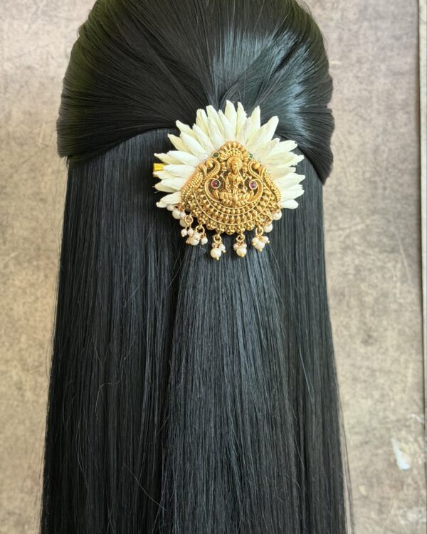 Nithyamalli Mottu with Jadai Billai Alligator Clips