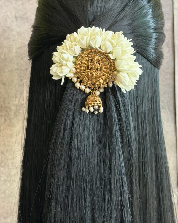 Malli with jhumka Jadai Billai Center Clips