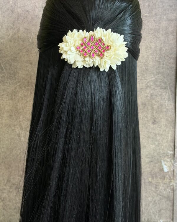 Mullai with Pink Kolam kundan Center Clip