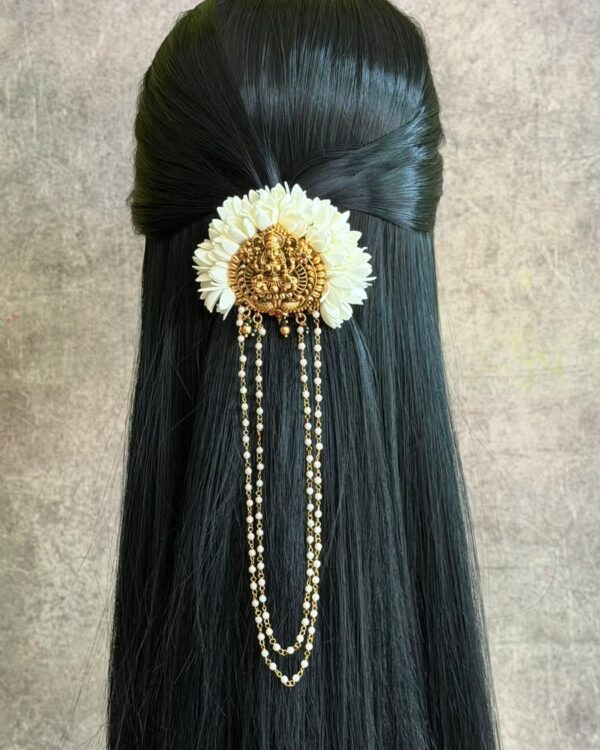 Malli Lakshmi Billai Pearls Hanging Center Clip