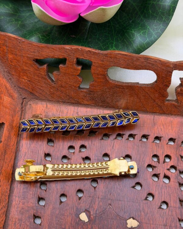 Blue stone Kundan Center Clip