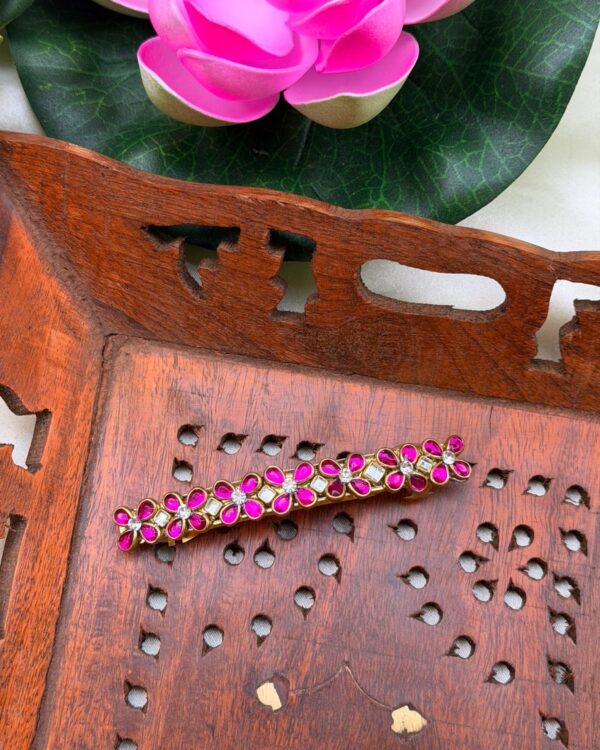 Pink Stone Kundan Center Clip