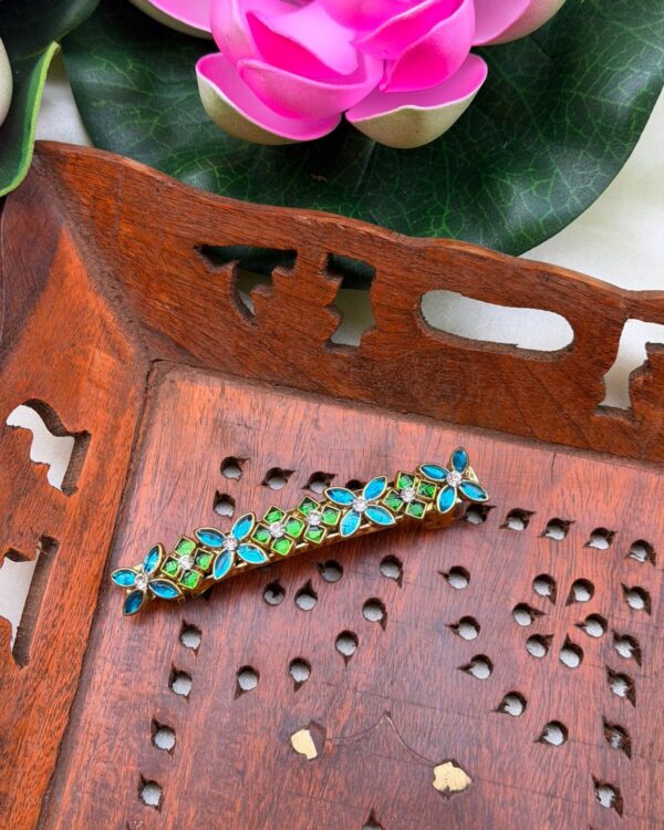 Blue Green Kundan Center Clip