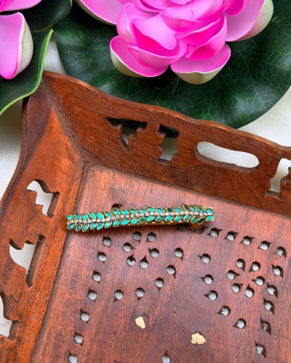 Leaf kundan Center Clip