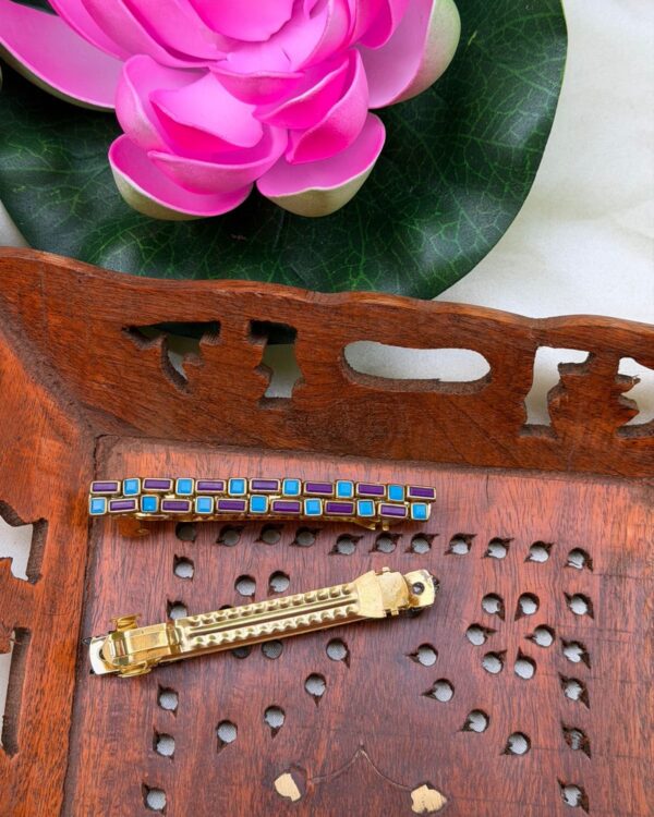 Purple Blue Kundan Center Clip