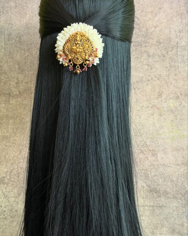 Mullai Lakshmi Red Pearl Center Clip