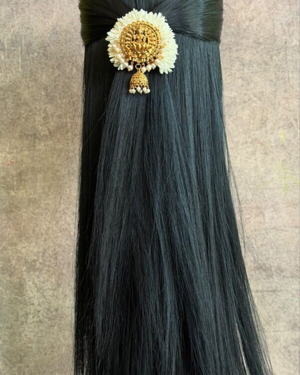 Mullai with Lakshmi Jhumka Billai Center Clips
