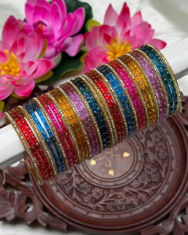 Valaigappu Raindrops Bangles Full Set